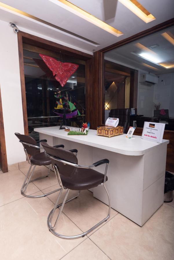 Hotel Luxuria Ludhiana Exteriör bild