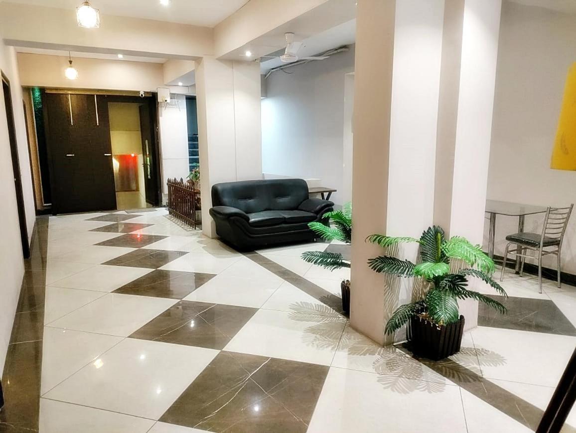 Hotel Luxuria Ludhiana Exteriör bild
