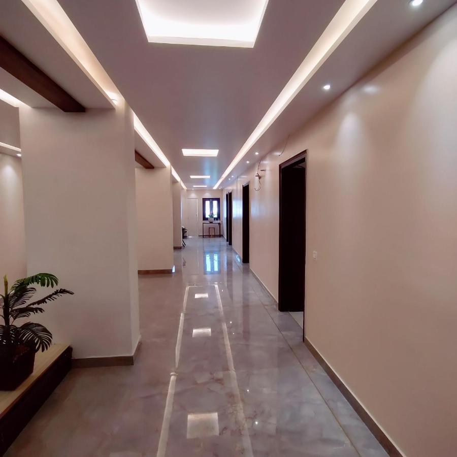 Hotel Luxuria Ludhiana Exteriör bild