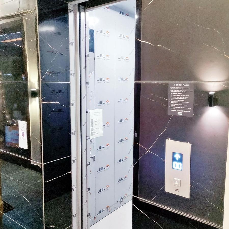Hotel Luxuria Ludhiana Exteriör bild